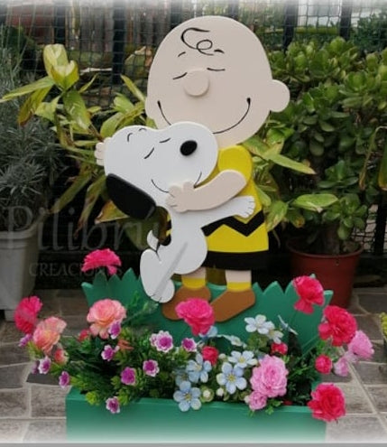 Charlie Brown & Snoopy Planter - Wooden Plant Box - DIY Kit - Realistic Garden Plant Holder